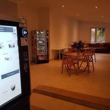 Hotelik Okecie 39 - Nocleg I Parking Blisko Lotnisko Okecie Varsóvia Exterior foto