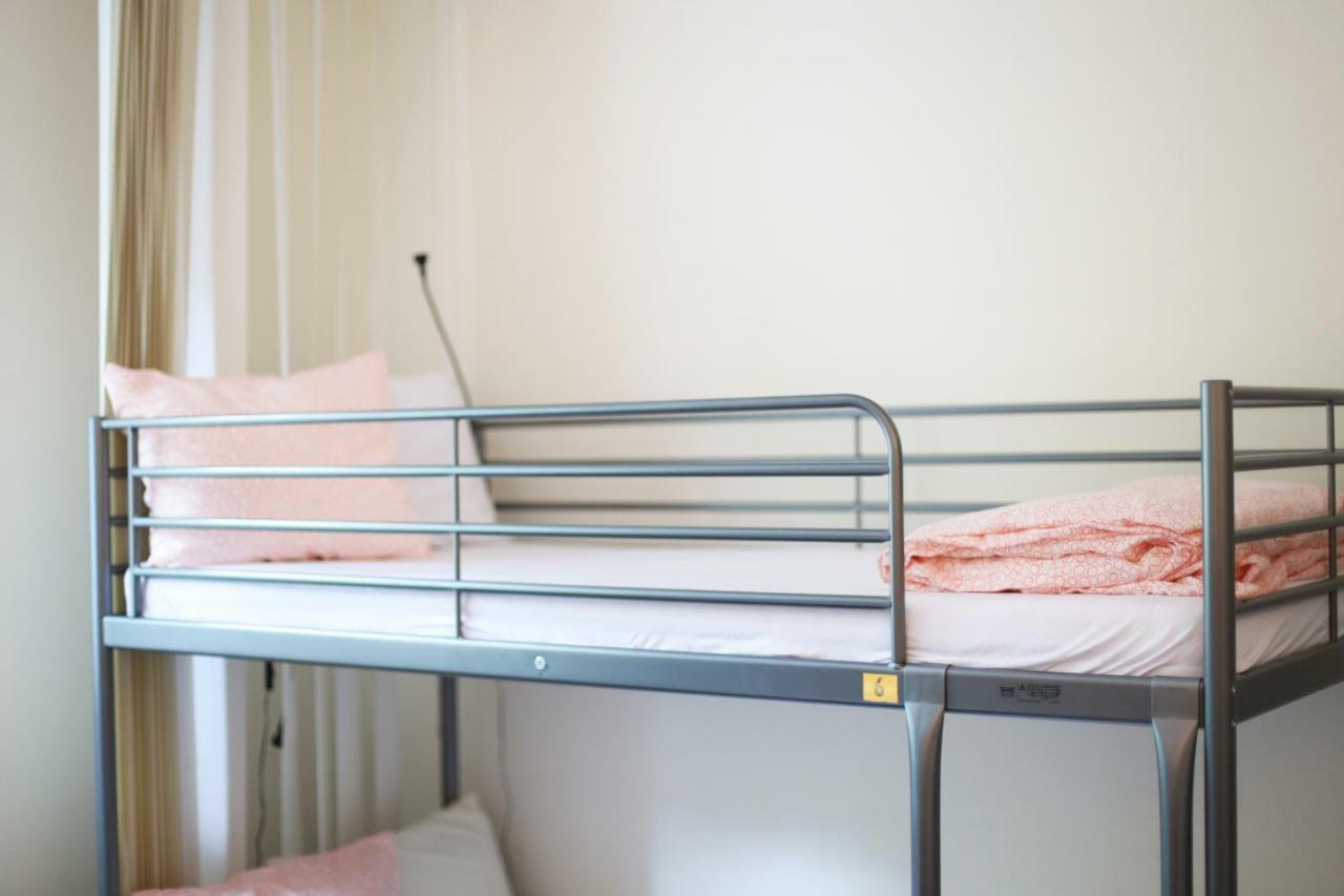 Hotelik Okecie 39 - Nocleg I Parking Blisko Lotnisko Okecie Varsóvia Exterior foto